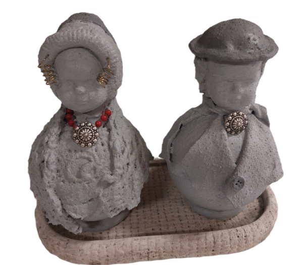 Walcherse Set beeldjes klein bol op houten plateau cement